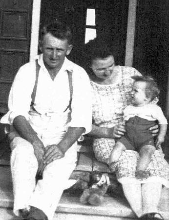 Cliff, Elsie and baby Alma