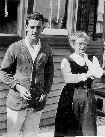 William Newsham and mother Jane 1918